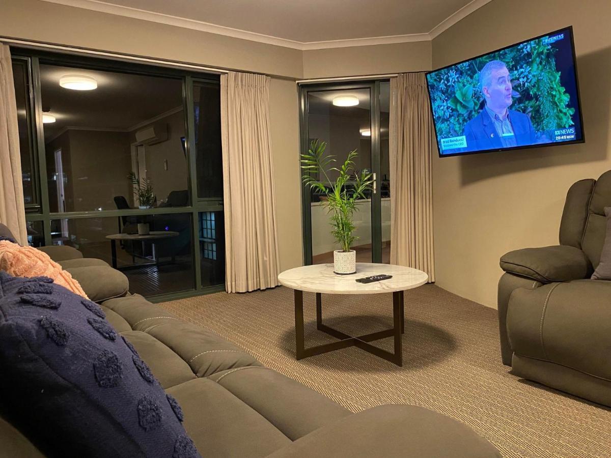 2 Bed 2 Bath Apartment In Braddon, Canberra - Pool, Gym And Free Parking Екстер'єр фото